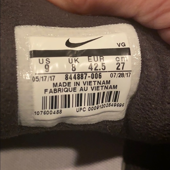 Nike Shoes - Picture 5 of 6